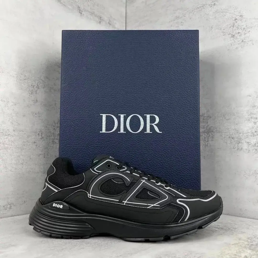 Dior Sneakers photo 4