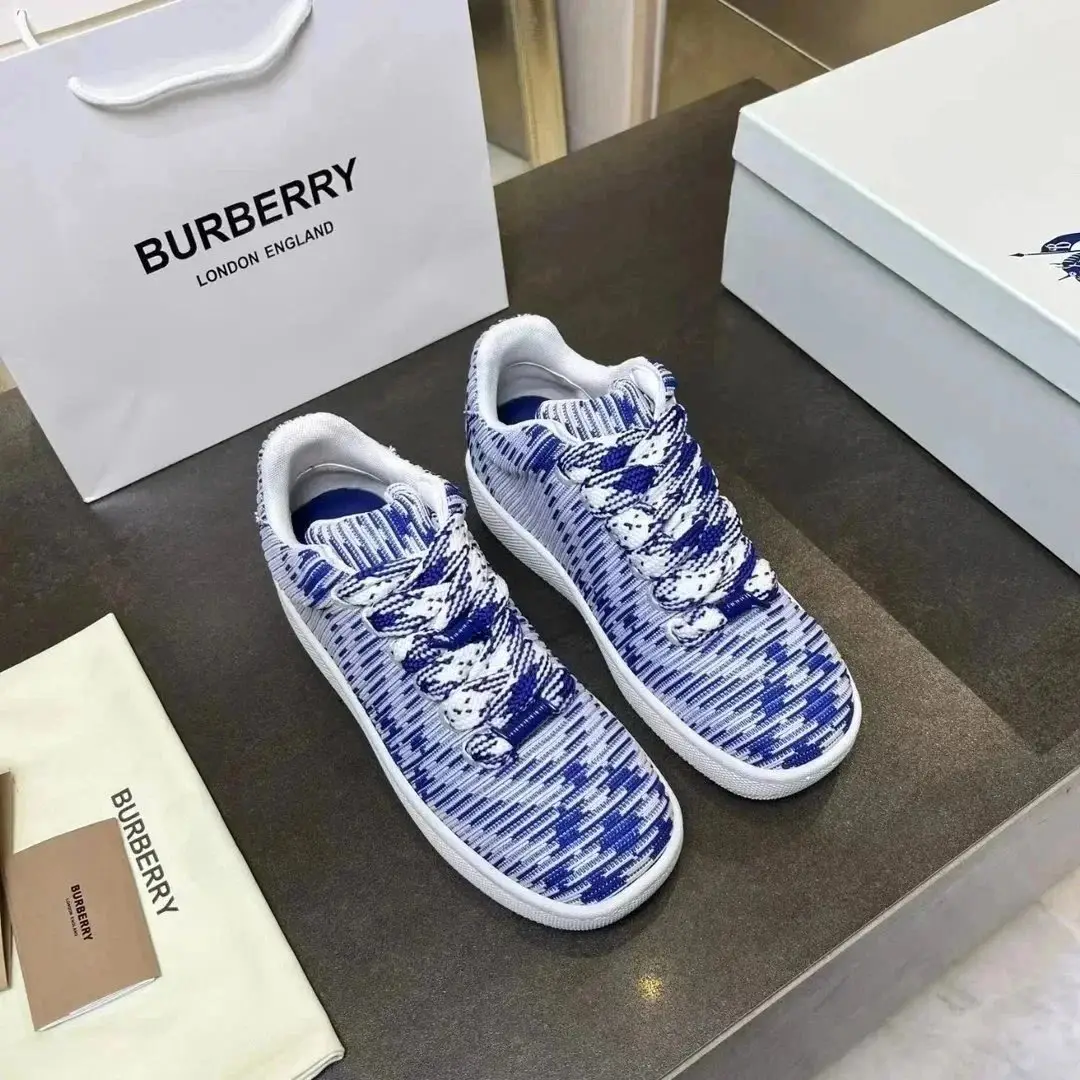 Burberry shoes photo 2