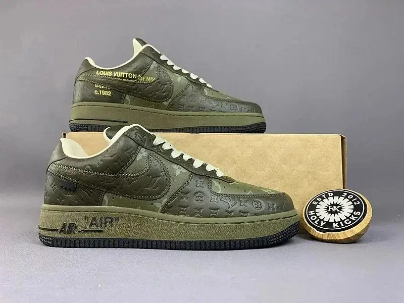 LV ARCH LICHT SNEAKER photo 1