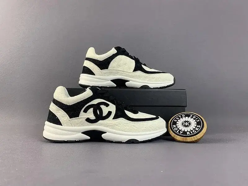 CHANEL Sneakers photo 2