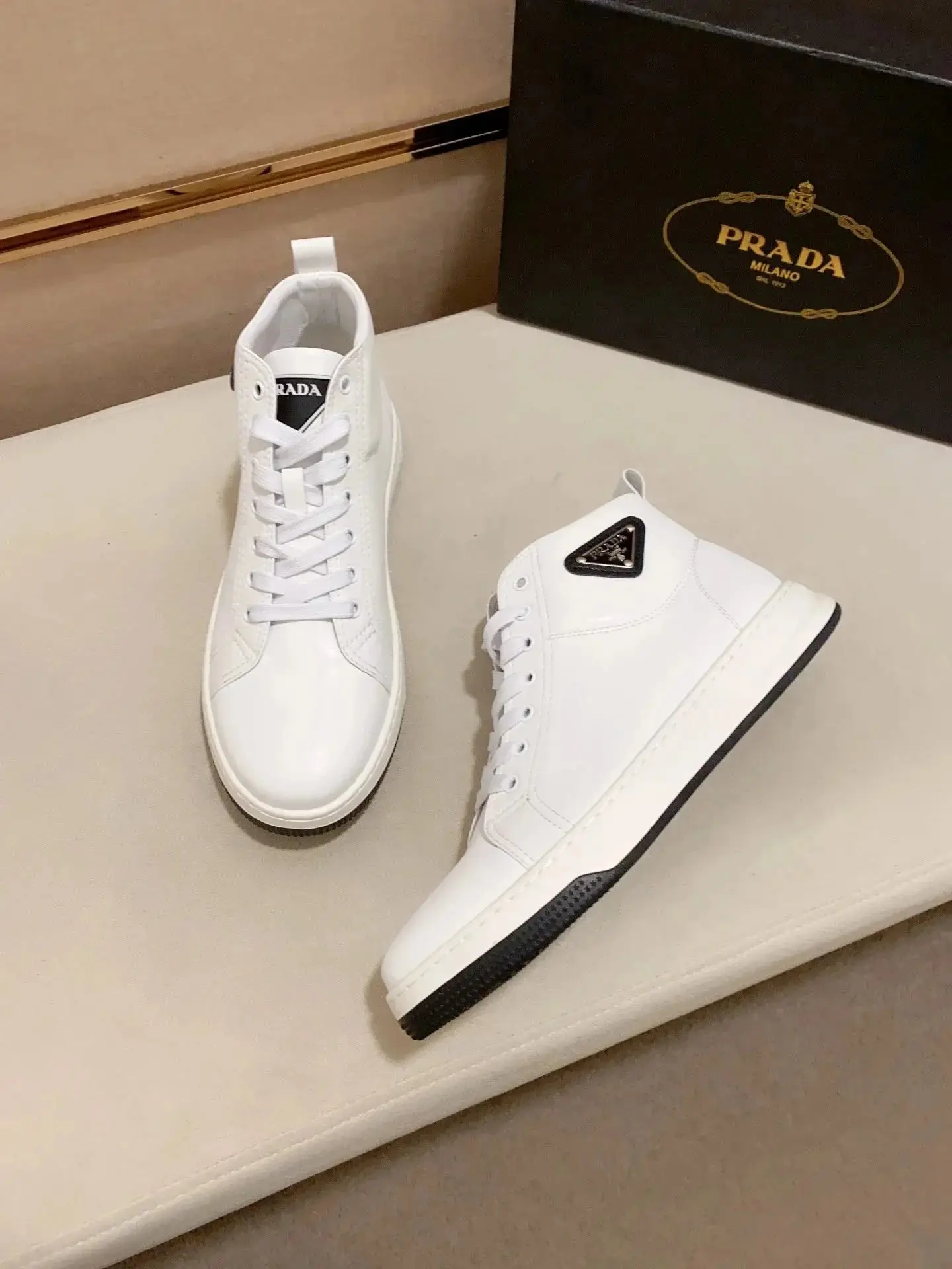 Prada shoes photo 2
