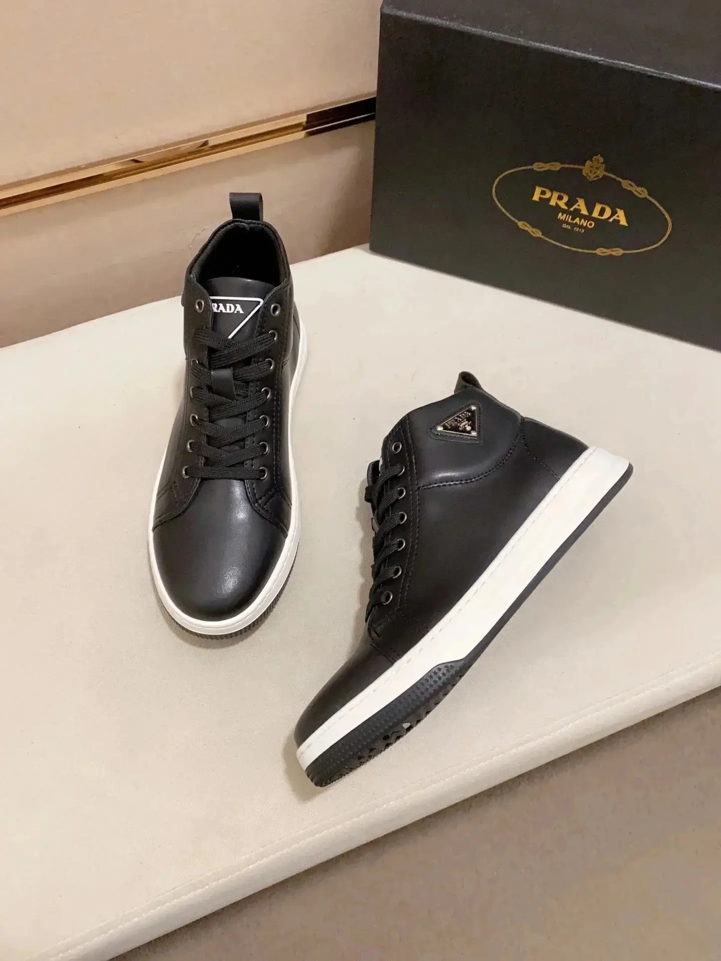 Prada shoes photo 5