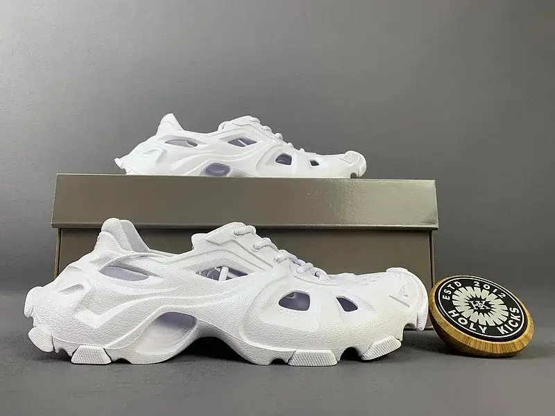 Balenciaga HD Sneakers photo 3