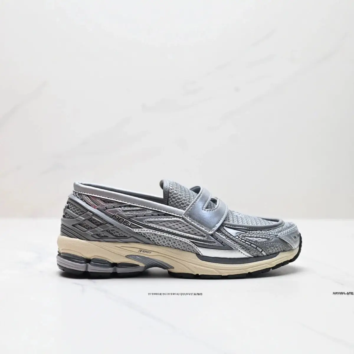 New Balance Chunky Sneakers [6 styles] photo 2